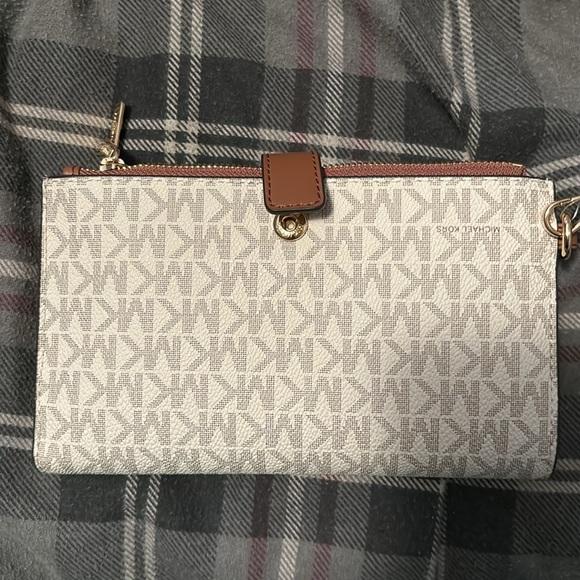 Michael Kors Jetset Wallet/Wristlet - Picture 2 of 5